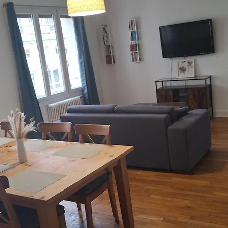 La boulange, appartement familial ou entreprise Ménage et linge inclus Appartamento